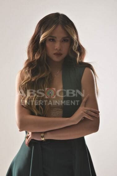 Janella as Regina Vanguardia .